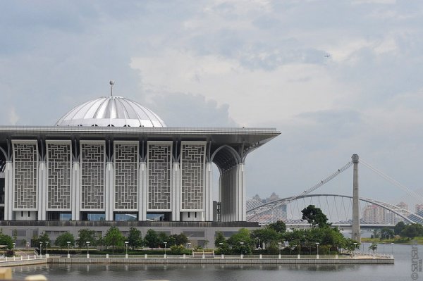 Tuanku Mizan Zainal Abidin Mosque