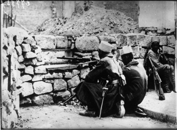 Пулеметы на улицах Дамаска. 1925