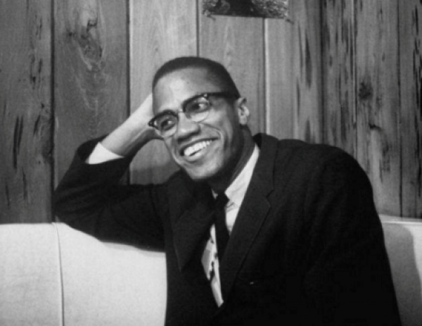 Мальколмом Икс (Malcolm X), афроамериканским мусульманским лидером и борцом за права человека