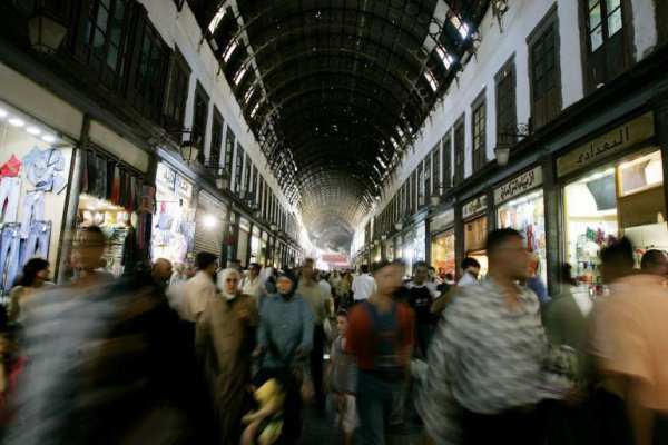 2006 г. Оживленный рынок в Дамаске. 