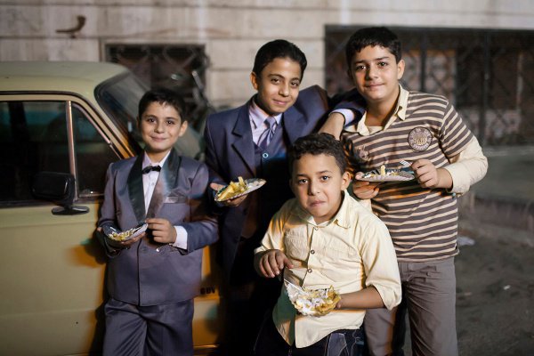 Дети во время праздника Ид аль-Фитр