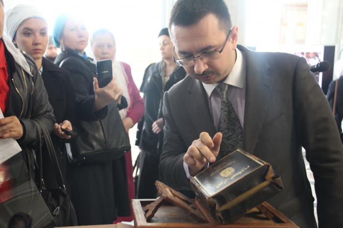 Казанский Коран, изданный в Японии 82 года назад, вернулся в Татарстан (ФОТО)