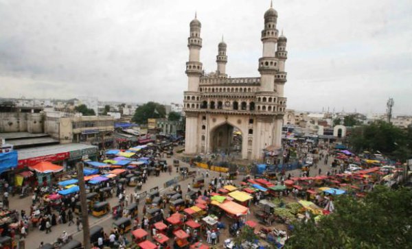 Из-за увиличения спроса в Рамадан, продавцов фруктов в Хайдарабаде стало немерено 