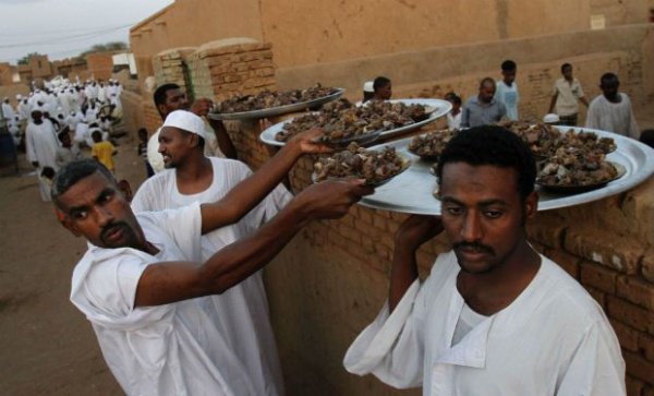 Мусульмане Судана готовятся к ифтару
