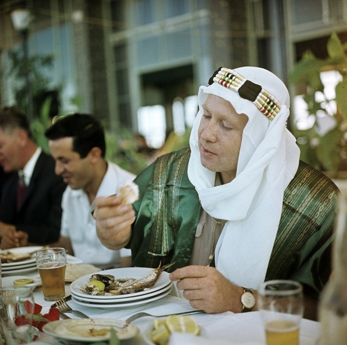 Уникальное фото: советский космонавт Алексей Леонов на приеме у мэра сирийской Латакии