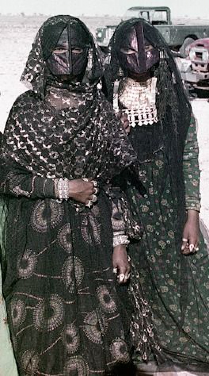 10 уникальных фасонов женских масок Ближнего Востока