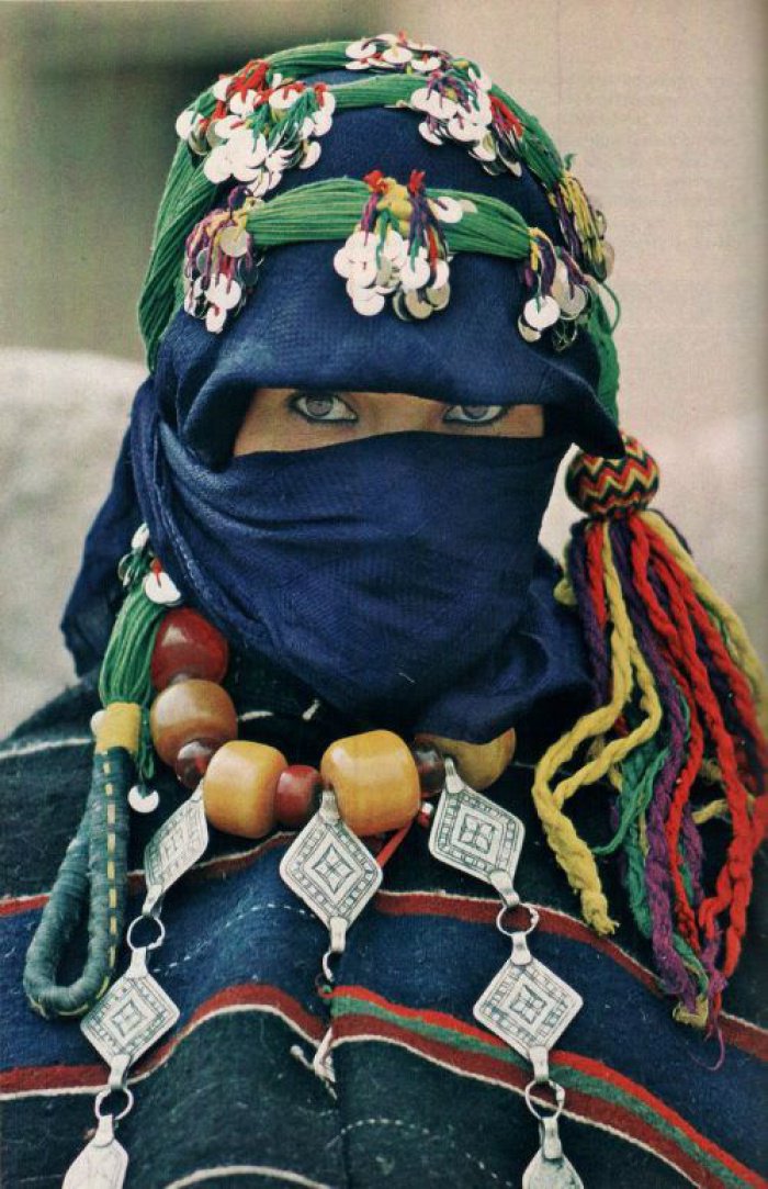 10 уникальных фасонов женских масок Ближнего Востока