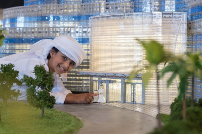 Знаменитую башню Бурдж Халифа собрали из кубиков Lego