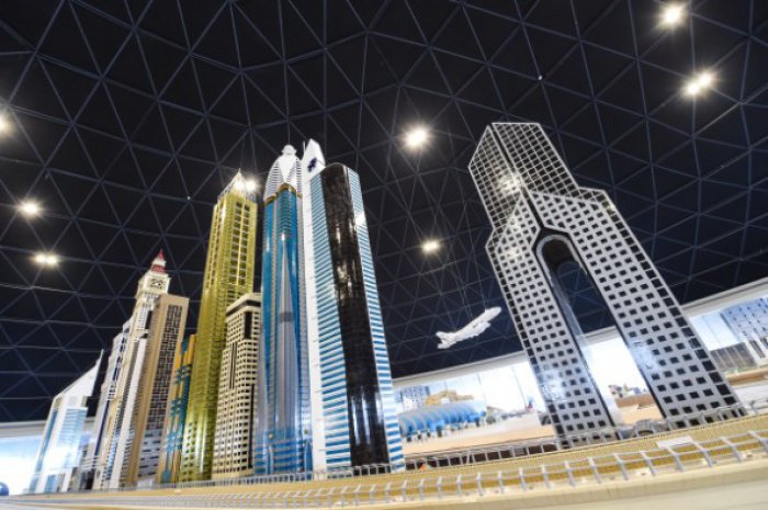 Знаменитую башню Бурдж Халифа собрали из кубиков Lego