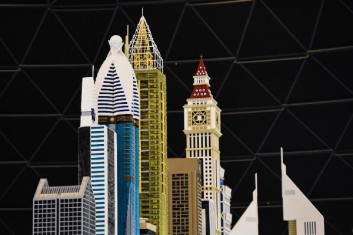 Знаменитую башню Бурдж Халифа собрали из кубиков Lego