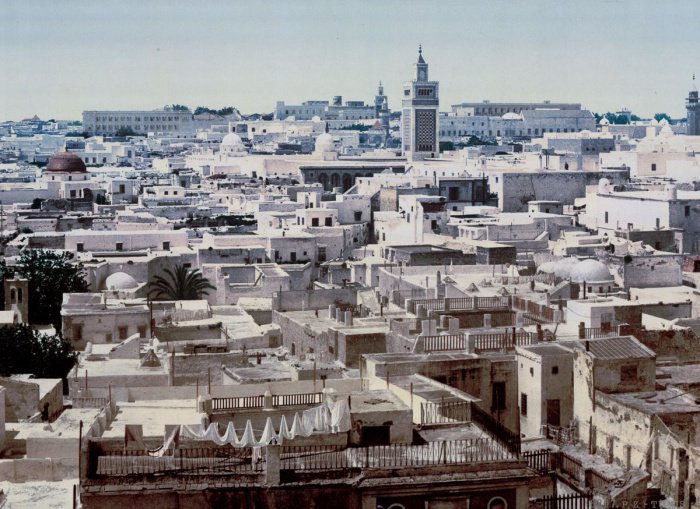 Вид на Тунис из окна отеля "Париж"