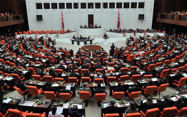 В парламент Турции внесен законодательный проект о переходе страны к президентской республике