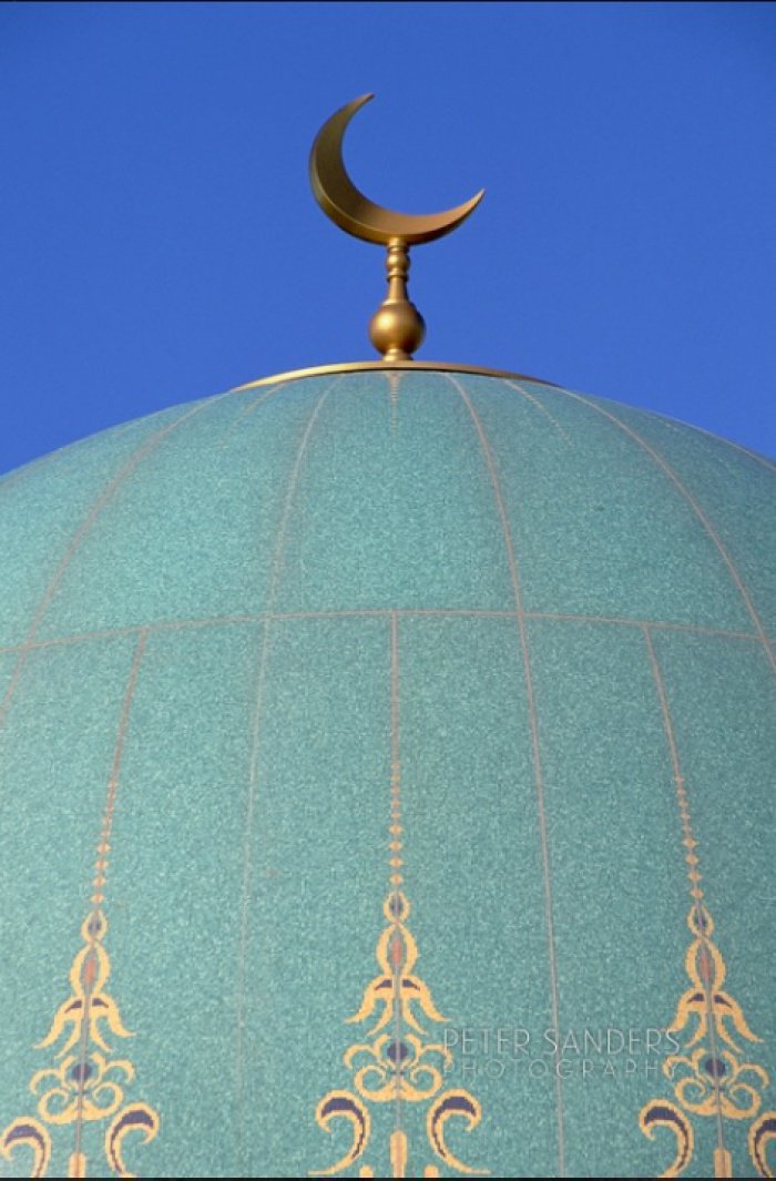 Купол мечети Гёктепе в Ашхабаде.