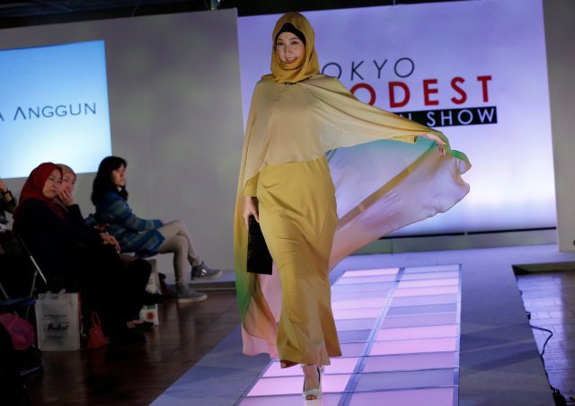 Как проходил первый в истории показ мусульманской моды в Японии