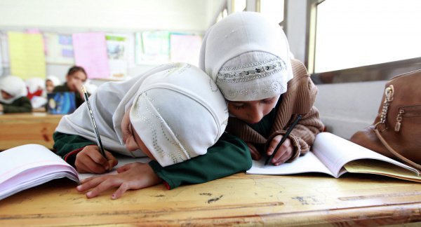 В Чечне приняли закон о праве школьниц носить хиджаб