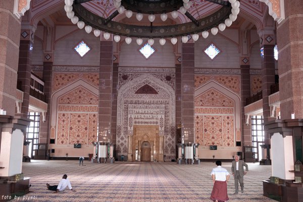 Увидеть, чтобы поверить: 10 мечетей, построенных на воде