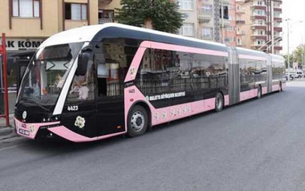 В Турции запустили троллейбусы «только для женщин» (Фото)