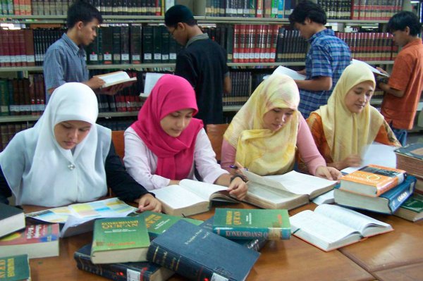 Мусульманки стремятся повысить религиозную грамотность. 