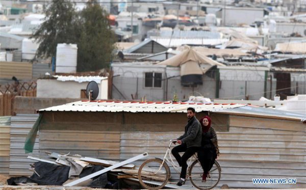 Анджелина Джоли побывала в лагере беженцев в Иордании (Фото)