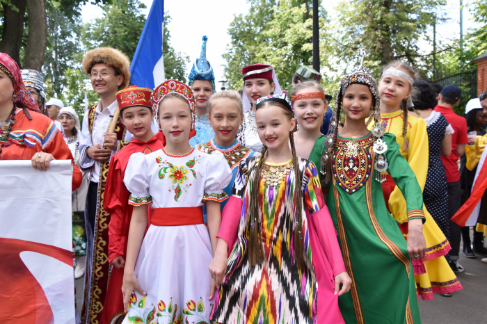 Парад Дружбы народов прошел в Казани по случаю Дня России (ФОТО)