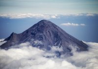 Извержение вулкана, снятое с борта самолета, восхитило Интернет (ВИДЕО)