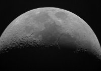 Китайский луноход изучает странное вещество, обнаруженное на Луне