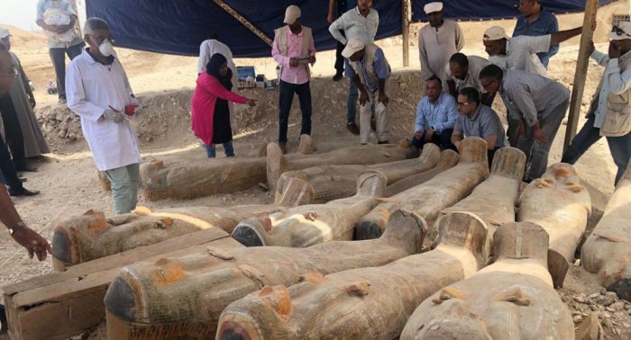 В Египте нашли сразу 20 запечатанных саркофагов (Фото)
