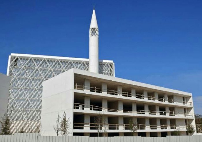 Первая мечеть открылась в Словении после 50 лет ожидания (Фото)