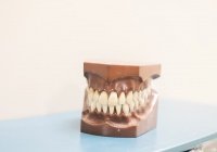 Удален самый длинный в истории человеческий зуб