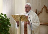 Папа Римский напомнил о других бедствиях в мире, кроме коронавируса