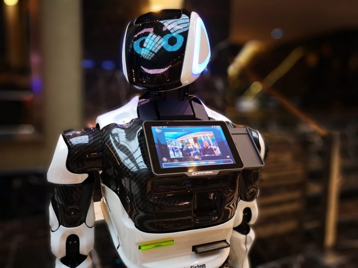 Promobot - робот, полностью произведенный в России. 