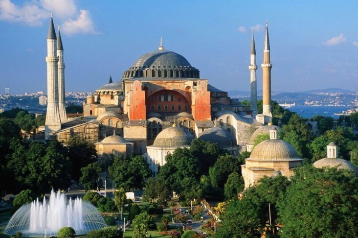 Власти Турции рассматривают возможность превращения Айя Софии в мечеть. 