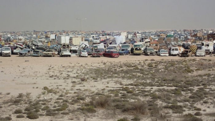 20 000 автомобилей посреди пустыни, или как выглядит кладбище машин? (ФОТО)