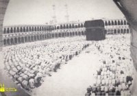 Первый джума-намаз, прочитанный в Запретной мечети после захвата заложников в 1979 г. (ФОТО)
