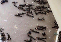 Десятки тел устилают пол в Запретной мечети в Мекке (ФОТО)