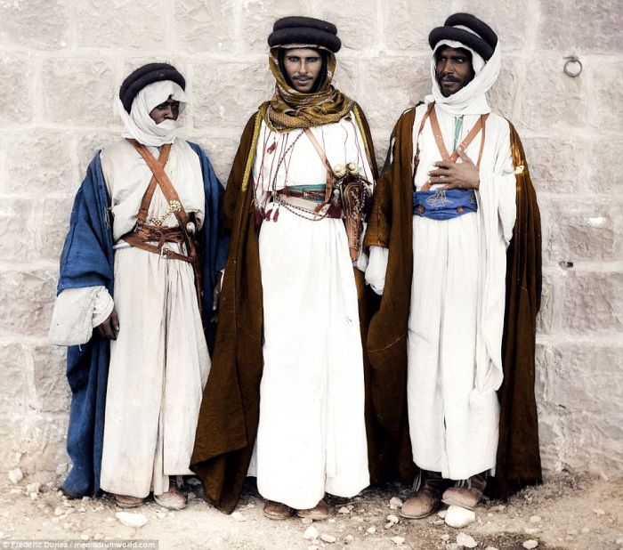 Цветные фото бедуинов Ближнего Востока, сделанные более 120 лет назад