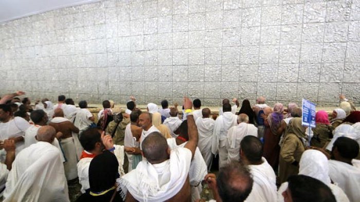 Самый опасный обряд хаджа: можно ли шайтана побить камнями? 