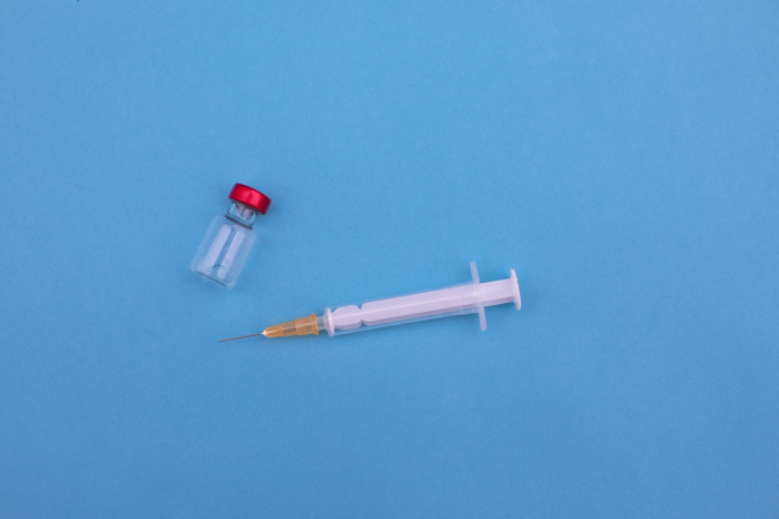 Наличие трех разных отечественных вакцин поможет ускорить вакцинацию населения