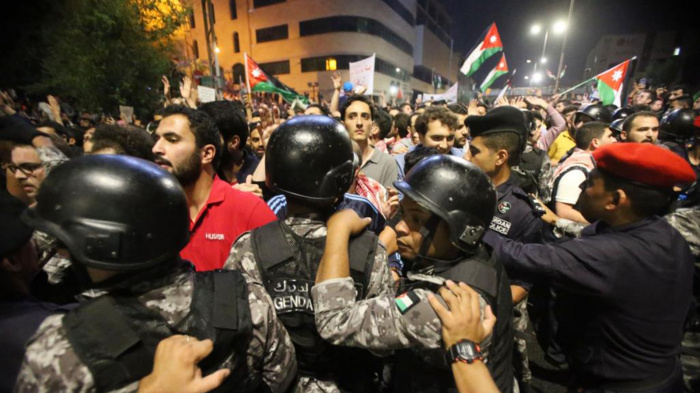 Протесты с требованием отставки правительства прошли в Иордании. 