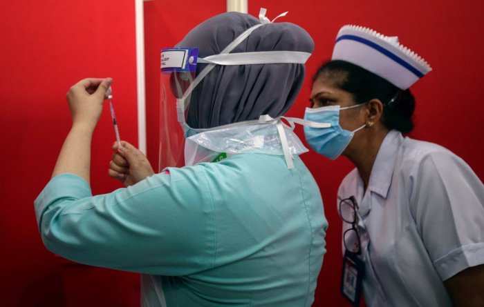 В Малайзии продолжается вакцинация от коронавируса. (Фото: yandex.ru). 