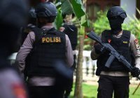 В Индонезии возле дома политика нашли бомбу