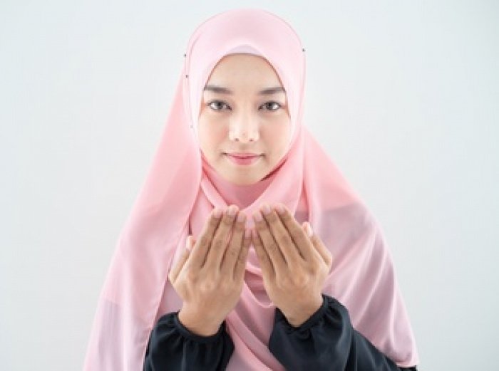 Хиджаб – обязанность не только мусульманских женщин 