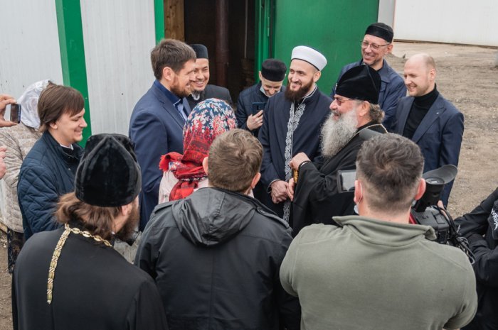Муфтий и Митрополит посетили казанский приют для бездомных (Фото)