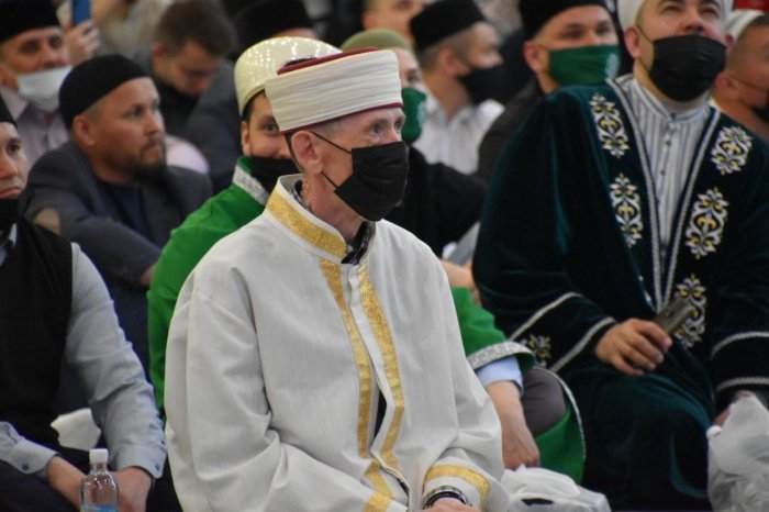 На 9 Республиканском ифтаре почтили память жертв трагедии в Казани (Фото)
