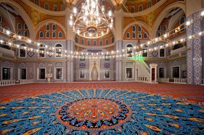 18 самых красивых и необычных мечетей мира
