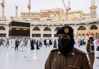 В Саудовской Аравии женщины впервые охраняли паломников (Видео)