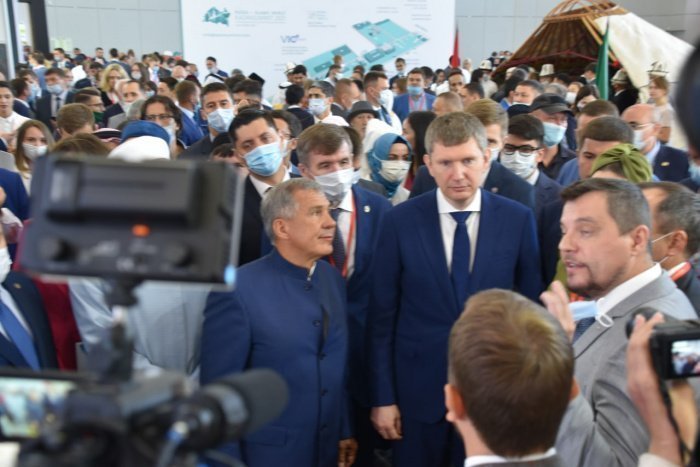 Рустам Минниханов посетил Russia Halal Expo (ФОТО)