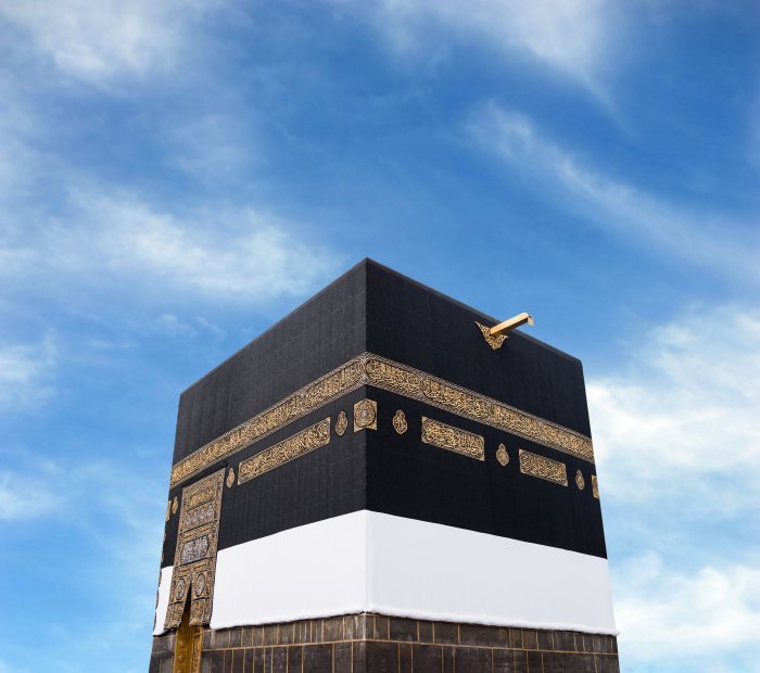При Аббасидском халифате Насыра Кааба покрывало Каабы стало черным (Фото: shutterstock.com).