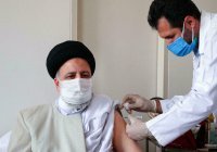 Президент Ирана привился отечественной вакциной от коронавируса