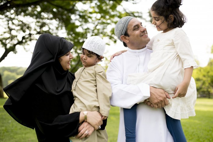 Делайте добро вашим отцам, чтобы и ваши дети были к вам добры (Фото: elements.envato.com).
